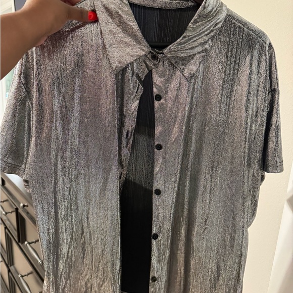 SHEIN Coolane Plus Holographic Drop Shoulder Shirt & Paperbag Waist Shorts - Picture 3 of 8